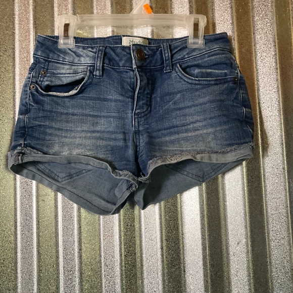 Mudd size 3 jean shorts - Picture 1 of 4
